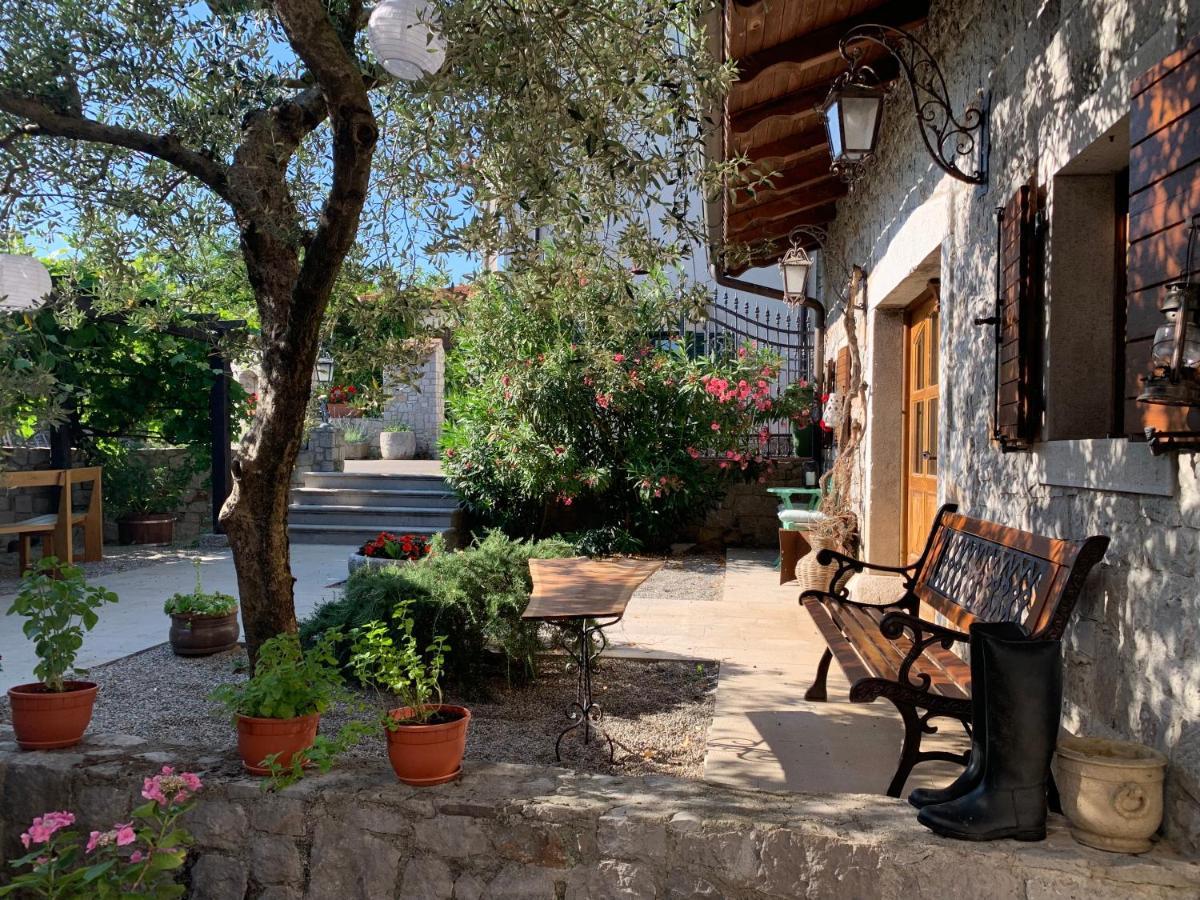 Skerlj Wine Estate Pension Tomaj Buitenkant foto